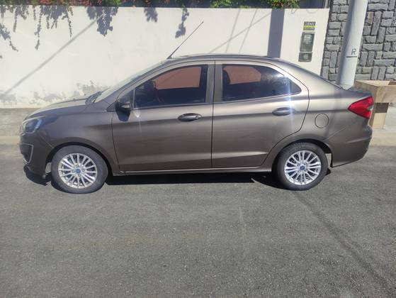 FORD KA 1.5 TI-VCT FLEX TITANIUM SEDAN AUTOMÁTICO FORD KA 1.5 TI-VCT FLEX TITANIUM SEDAN AUTOMÁTICO